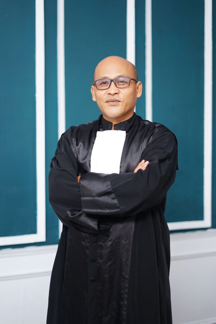 “RUNTUHNYA” INTEGRITAS MORAL PENJAGA BENTENG KEADILAN “RUNTUHNYA” INTEGRITAS MORAL PENJAGA BENTENG KEADILAN
