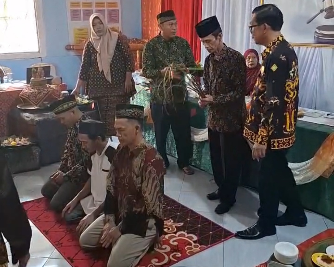 Sebarkan Isu Sara dan Ujaran Kebencian, Tiga Warga Rejang Lebong Kena Hukum Cambuk