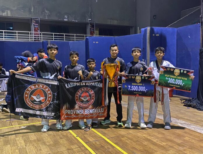 Sumbang 3 Emas, Argantara Taekwondo Club Kepahiang Bawa TI Bengkulu Bersinar di Kejuaraan Bela Negara Piala Menhan