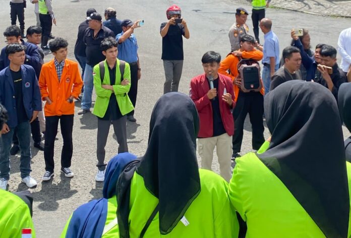 Hanya Sebatas Penambalan, Warga Keluhkan Tak Ada Perbaikan Jalan Secara Maksimal di Kepahiang